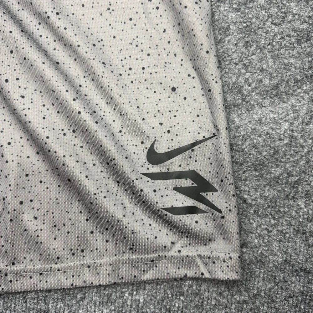 Nike Boys Russell Wilson 3 Dri-FIT Splatter Mesh Athletic Shorts Grey XL 13-15Y